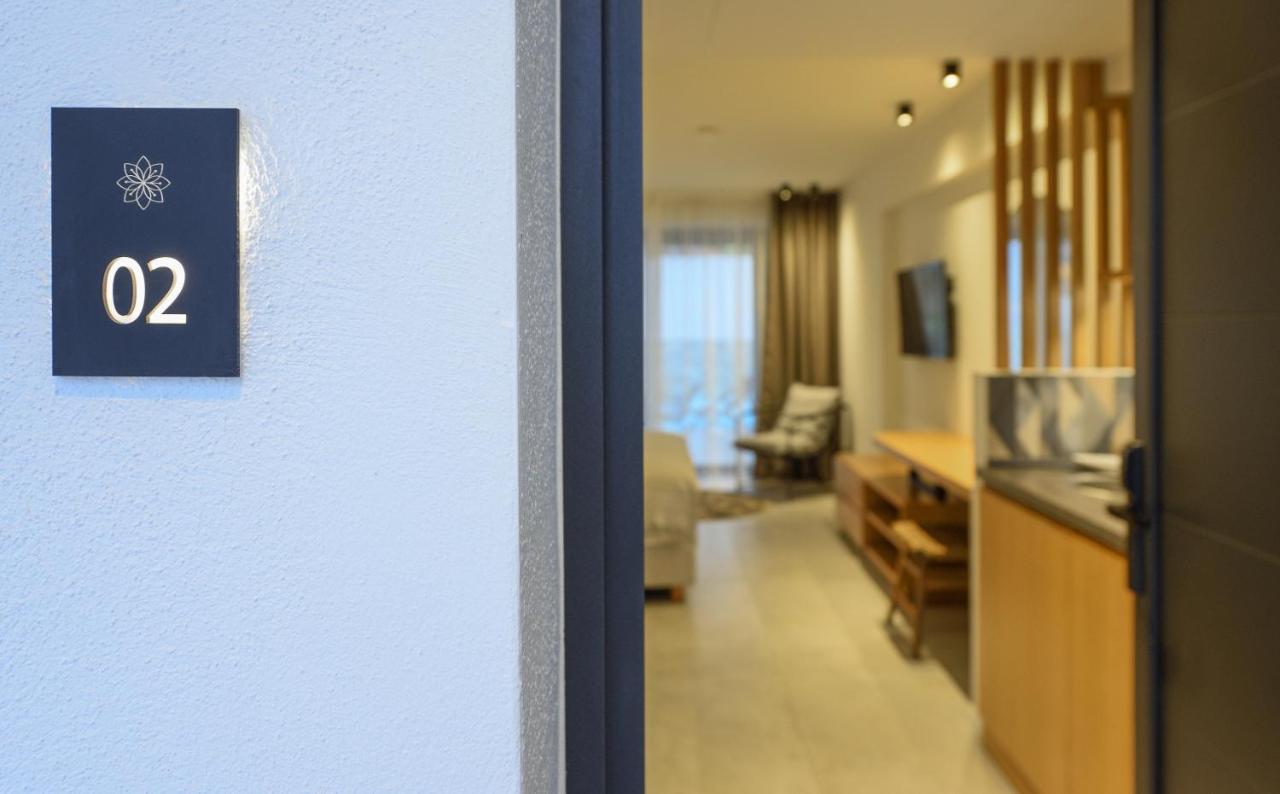 Alea Suites -Adults Only And Kids 14 Plus Аспровалта Екстериор снимка