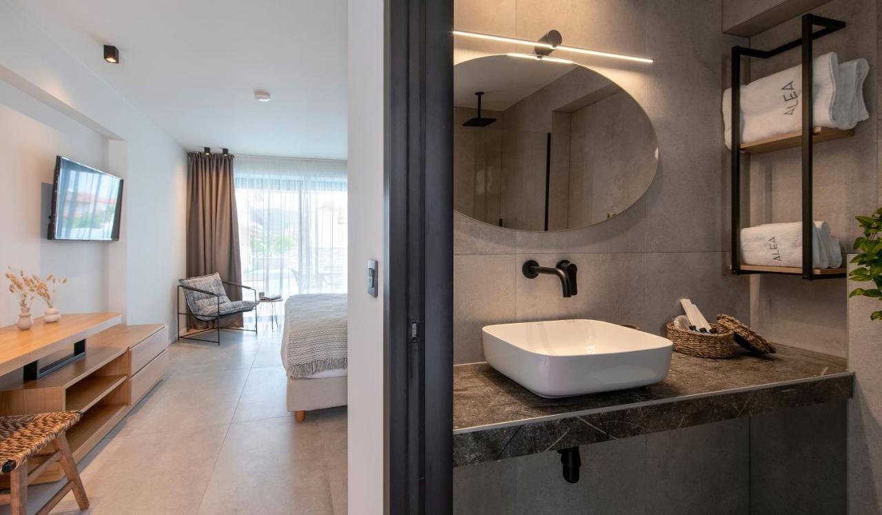 Alea Suites -Adults Only And Kids 14 Plus Аспровалта Екстериор снимка